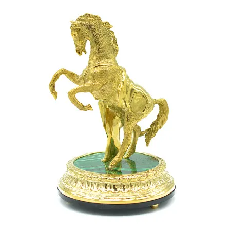 Статуэтка "Конь с попоной" на малахите