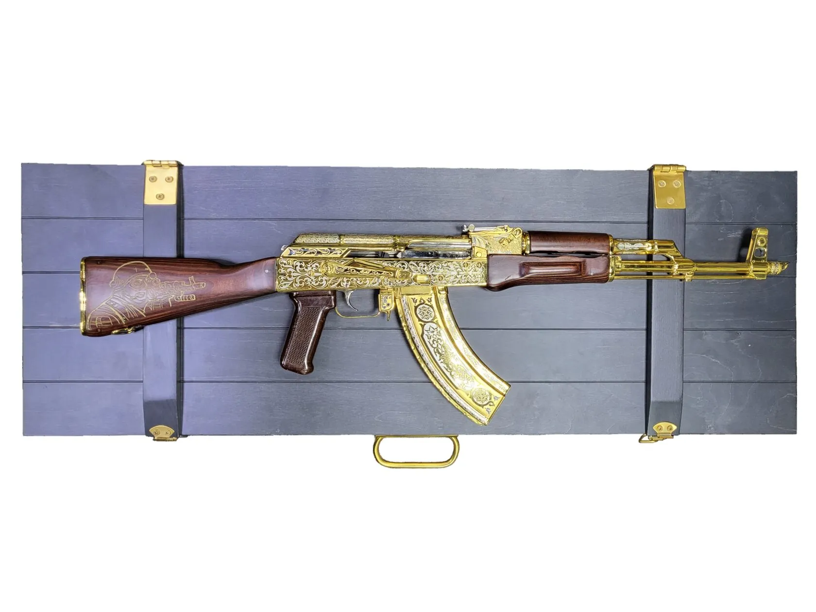 АК украшенный